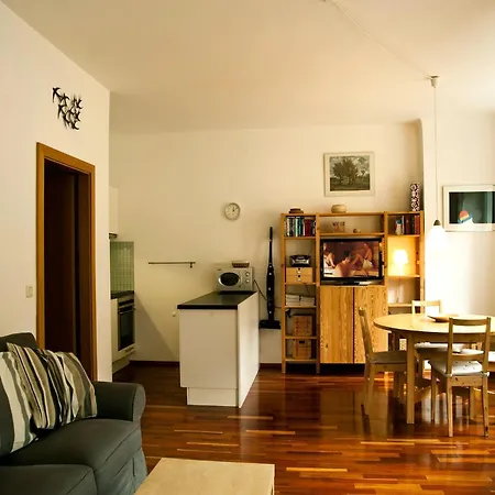 Splendid With Balcony Apartmán